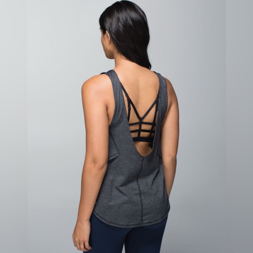 Never Worn ๐ณ๐๐๐๐๐๐๐๐ ๐๐๐๐ ๐กโ๐ ๐ป๐๐๐ก Tank Top - Picture 2 of 11